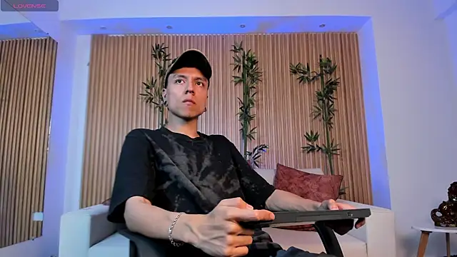 Bastthianxxx online show from December 16, 7:08 pm