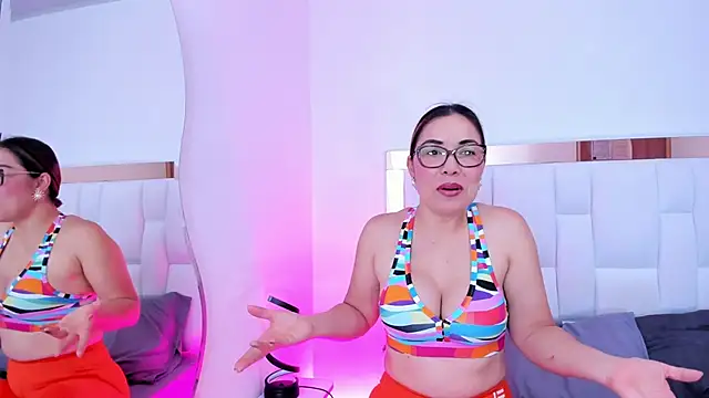 AnnaJaimes online show from December 5, 4:54 am