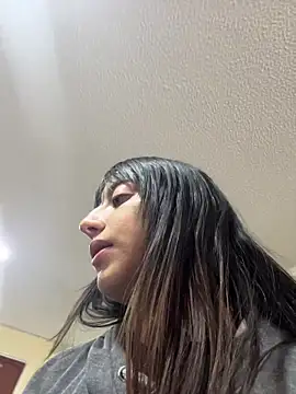 Mia fiire online show from March 20, 1:05 pm