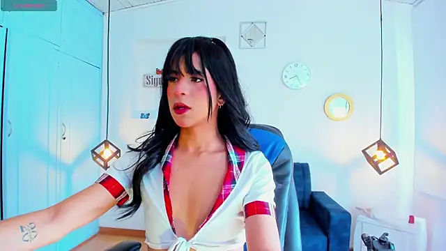 Hot Darliing online show from December 1, 1:27 pm