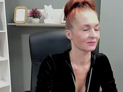 Soniakiss online show from December 1, 2:55 pm