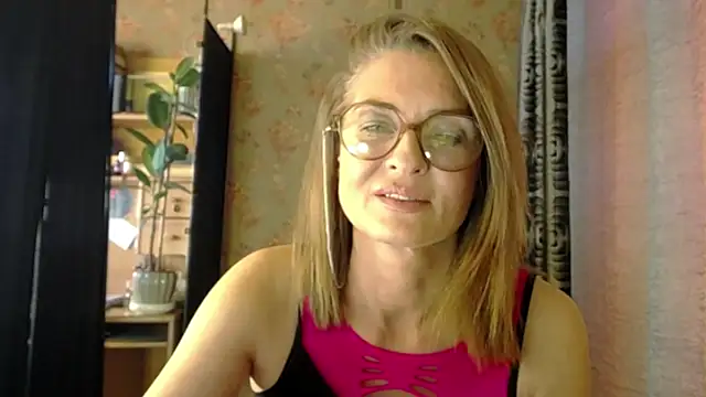 Snapshot of Soniakiss chatting on March 17, 3:04 pm Soniakiss online show from March 17, 3:04 pm