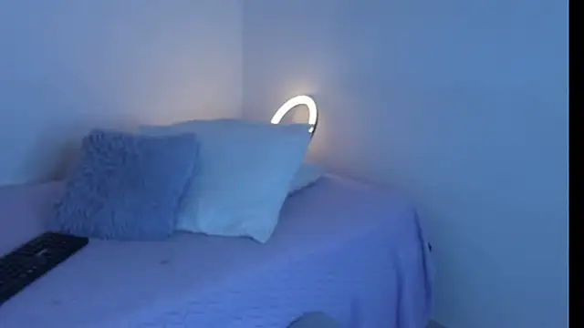 violetaebony online show from December 15, 10:52 am