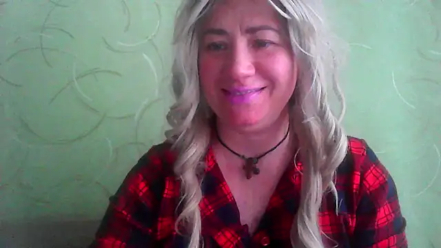Snapshot of ClaireShannon chatting on December 17, 9:48 am ClaireShannon online show from December 17, 9:48 am