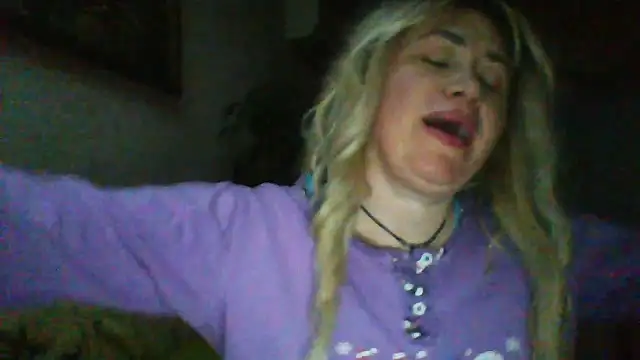 Snapshot of ClaireShannon chatting on January 13, 4:23 pm ClaireShannon online show from January 13, 4:23 pm