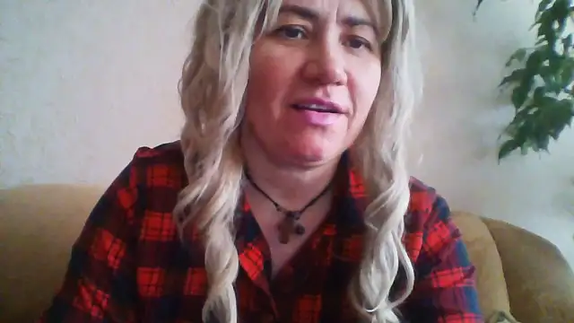 Snapshot of ClaireShannon chatting on January 15, 1:16 pm ClaireShannon online show from January 15, 1:16 pm