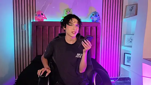 SthepanodiMonaco online show from March 15, 3:34 am