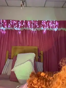 xyarela Hot online show from December 3, 3:58 am