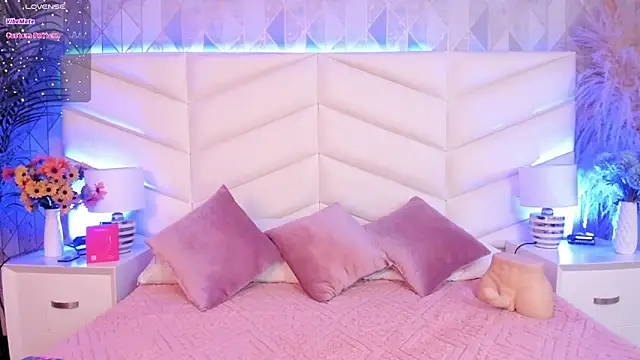 Lizzi Hotman  online show from March 18, 8:45 pm