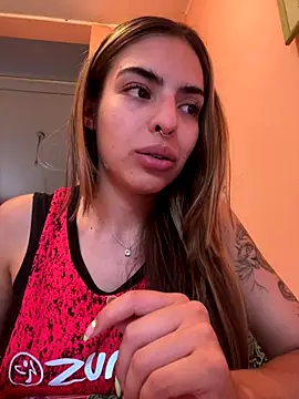 Snapshot of CammyyDomm chatting on December 3, 9:57 pm CammyyDomm online show from December 3, 9:57 pm