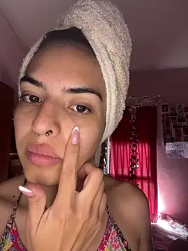 Snapshot of CammyyDomm chatting on January 15, 2:10 pm CammyyDomm online show from January 15, 2:10 pm