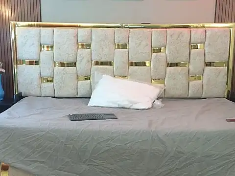  Caroline34 online show from April 2, 10:46 am