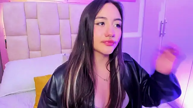 Nana  S online show from January 11, 3:11 am