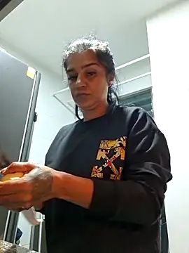 Snapshot of sweetCatallina chatting on February 17, 9:50 am sweetCatallina online show from February 17, 9:50 am