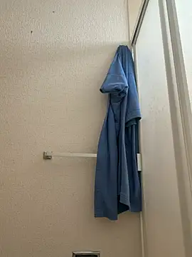 Snapshot of Charlyy1703 chatting on April 16, 3:57 pm Charlyy1703 online show from April 16, 3:57 pm