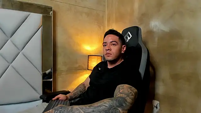 maddox santana online show from December 14, 5:13 am