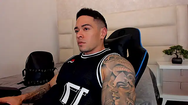 maddox santana online show from January 8, 4:04 am