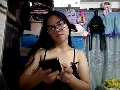 xxdreamgirl69 online show from March 5, 1:01 am