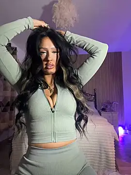 Snapshot of Lolaxox_ chatting on January 9, 6:10 pm Lolaxox online show from January 9, 6:10 pm