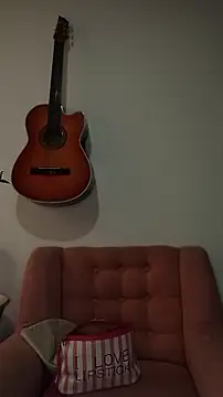 Emma Everett online show from December 19, 2:02 pm