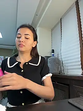 cordeliawow online show from December 19, 5:03 am