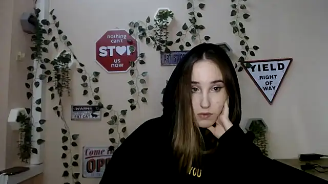 Moon  Lily online show from December 1, 2:55 pm