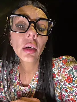 Snapshot of SofhiaTaylor chatting on February 3, 2:53 am SofhiaTaylor online show from February 3, 2:53 am