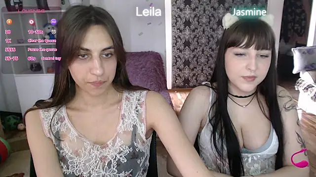 Snapshot of JasmineAdamss chatting on June 1, 10:17 am JasmineAdamss online show from June 1, 10:17 am