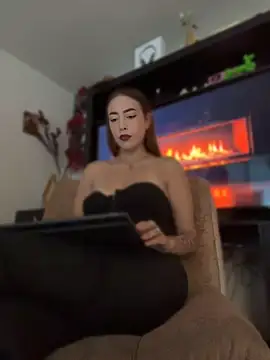 Snapshot of karla_Goddess chatting on June 11, 3:43 pm karla Goddess online show from June 11, 3:43 pm