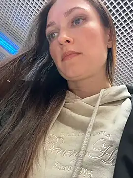 ZaraHill online show from December 5, 3:48 am