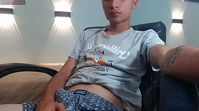 LucassSmith11 online show from November 29, 3:48 pm