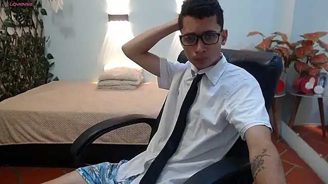 LucassSmith11 online show from December 3, 12:03 pm