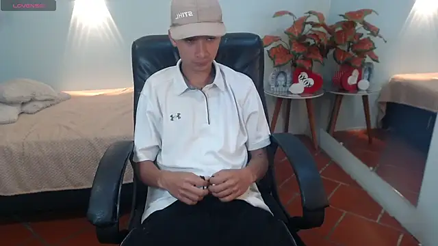 LucassSmith11 online show from December 4, 11:41 am