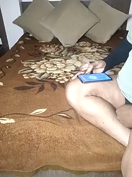 Snapshot of aishas_world chatting on February 7, 11:47 am aishas world online show from February 7, 11:47 am