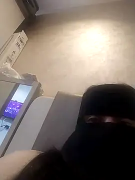 lolotheone online show from April 8, 7:58 pm