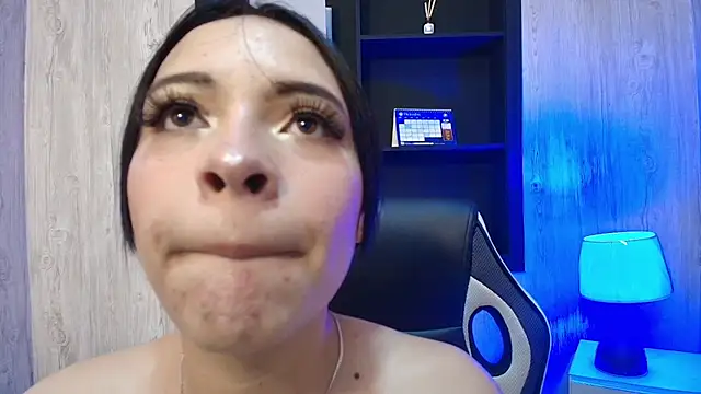 CRISTAL VIOLETA online show from January 14, 2:50 am