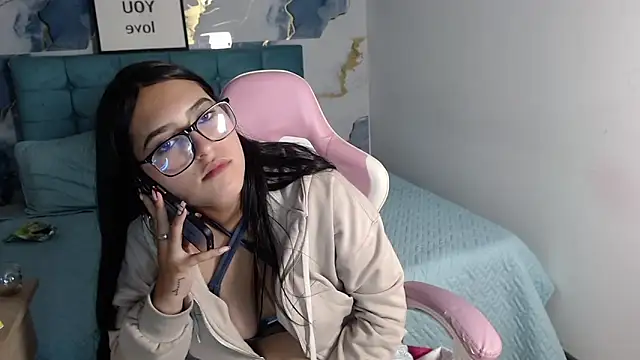 cherrysmall2 online show from November 29, 5:10 am