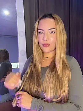 Snapshot of AlyonaWester_ chatting on March 3, 9:42 pm AlyonaWester online show from March 3, 9:42 pm