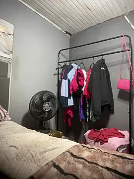 larysinha online show from April 28, 2:27 am