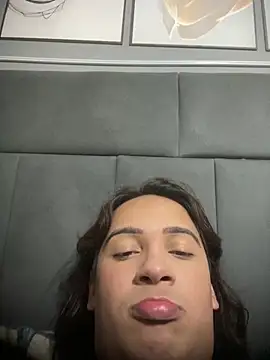 Snapshot of larysinha chatting on May 26, 3:13 am larysinha online show from May 26, 3:13 am
