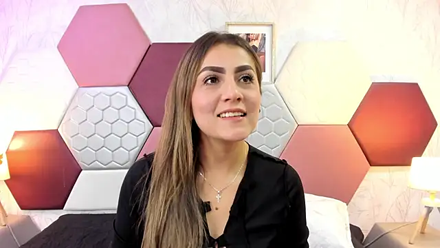 Snapshot of AriaRous chatting on April 21, 4:01 pm AriaRous online show from April 21, 4:01 pm