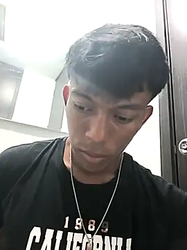 santinaughty online show from April 15, 1:01 am