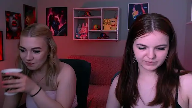 Snapshot of mikameovv chatting on May 19, 9:37 am mikameovv online show from May 19, 9:37 am