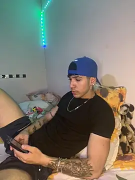 wil hot online show from November 30, 5:28 pm