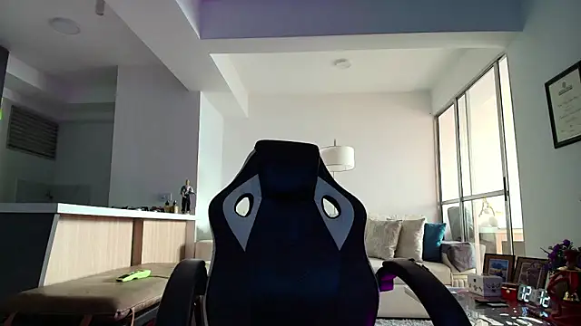 Snapshot of liorvante chatting on February 12, 1:39 pm liorvante online show from February 12, 1:39 pm