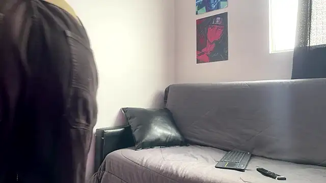 Snapshot of liorvante chatting on February 15, 1:31 pm liorvante online show from February 15, 1:31 pm