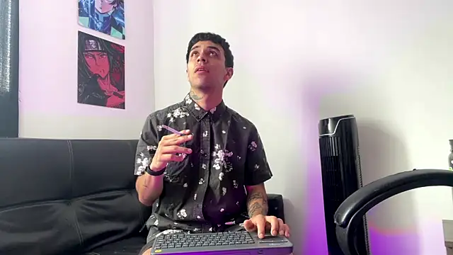 Snapshot of liorvante chatting on February 24, 3:21 pm liorvante online show from February 24, 3:21 pm