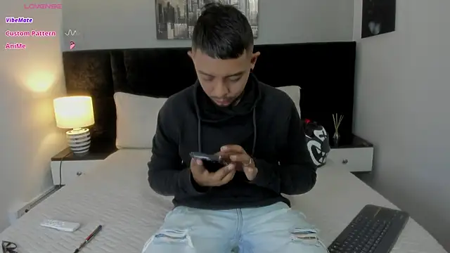 Snapshot of BASTIAN_NICOLAS_ chatting on December 19, 9:55 pm BASTIAN NICOLAS online show from December 19, 9:55 pm