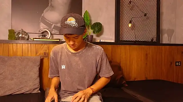 isaac grimm online show from April 17, 7:28 pm