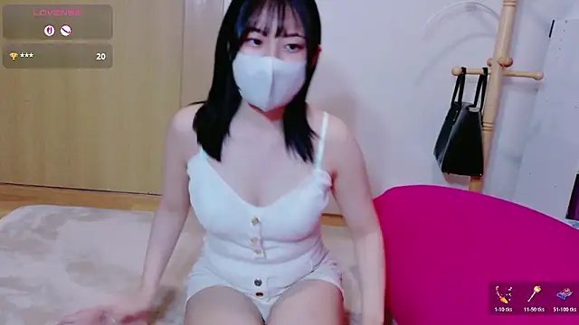 Snapshot of shiorin_3 chatting on June 4, 10:43 am shiorin 3 online show from June 4, 10:43 am